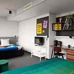 The Social Hub 4* Αϊντχόφεν