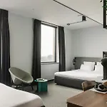 The Social Hub 4*