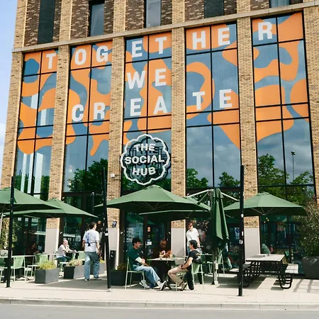 Отель The Social Hub 4*