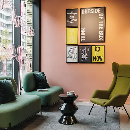 The Social Hub 4*