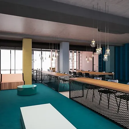 The Social Hub 4*
