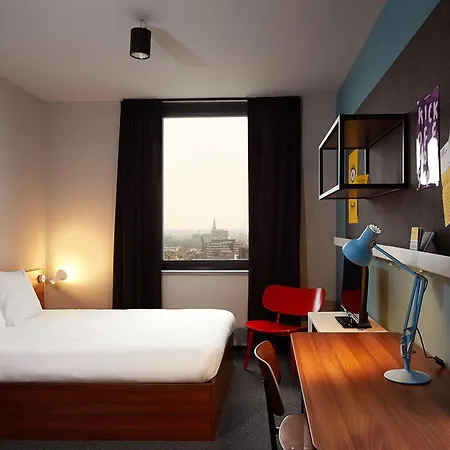 The Social Hub Отель 4*