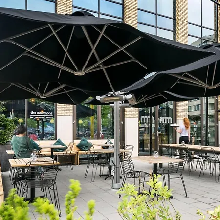 The Social Hub 4*